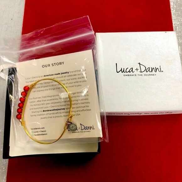 Luca & Danni (Embrace the Journey) bangle bracelet - Picture 1 of 4